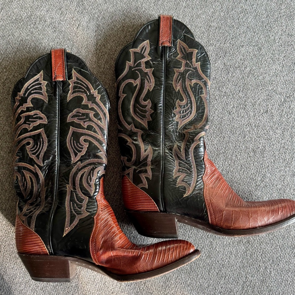 Vintage Tony Lama Exotic Lizard Black and Cognac Western Heeled Boots. - Picture 2 of 14